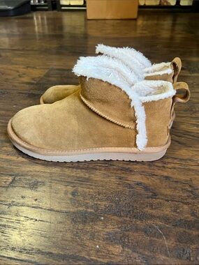Koolaburra by UGG Koolaburra Ultra Mini Fur boot size 9
